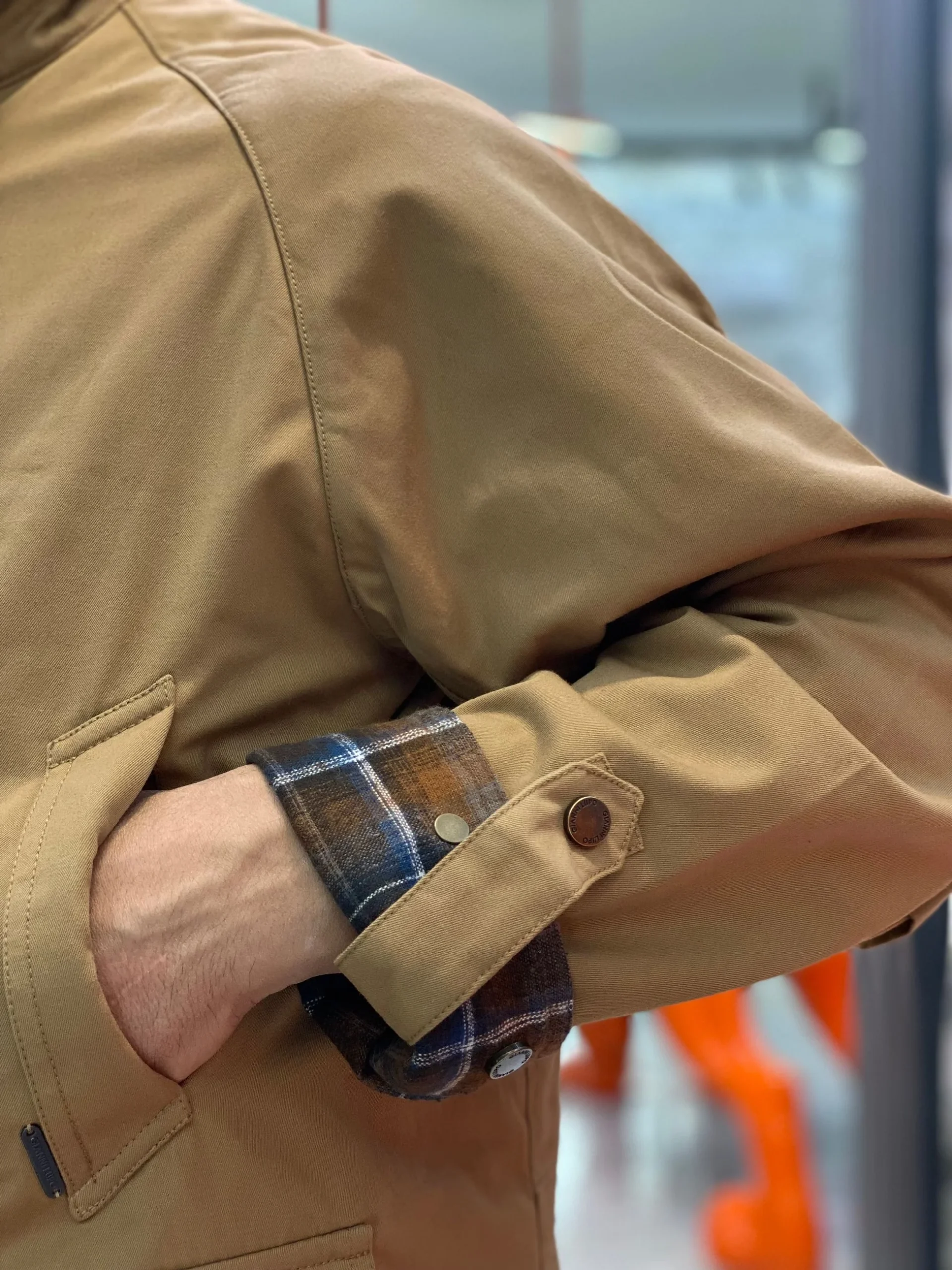 GIUBBINO MODELLO BARBOUR CON COLLETTO IN VELLUTO E TASCHE A TOPPA - COMFORT FIT GL5205BD.TAB - immagine 6