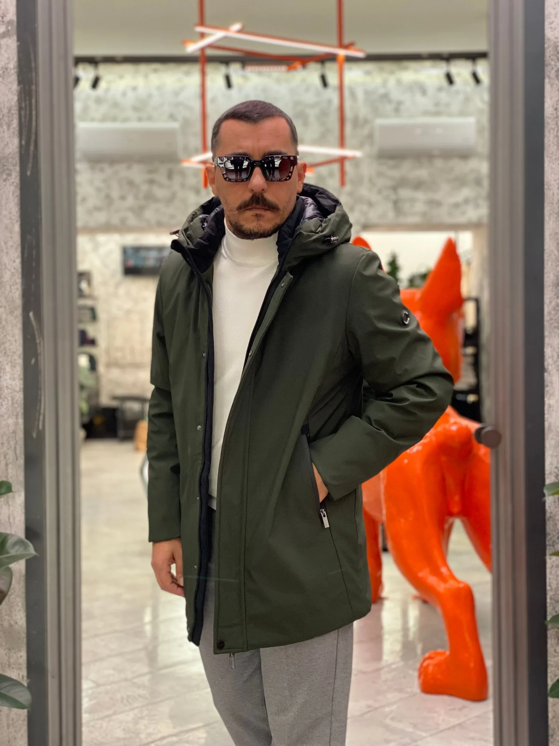 PARKA LUNGO CON CAPPUCCIO IN TESSUTO TECNICO WATERPROOF & WINDPROOF - REGULAR FIT MK24007-F25.VMIL - immagine 3