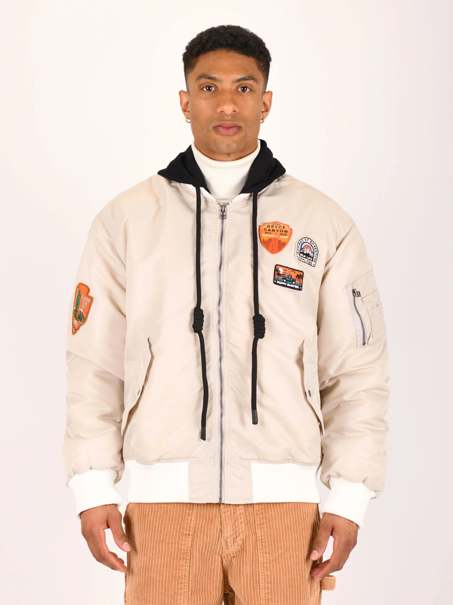 BOMBER FODERATO IN PURO COTONE CON PATCH APPLICATE E MAXI COULISSE E CAPPUCCIO REMOVIBILE - OVER FIT M252282-8