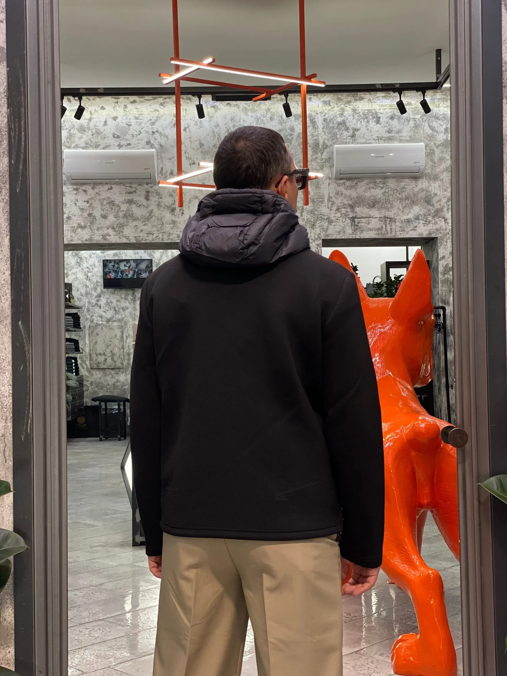 GIUBBINO GUNN CON CAPPUCCIO IN TESSUTO COMBINATO SCUBA-BONDED ELASTICIZZATO - COMFORT FIT CN.G225326.NER - immagine 5