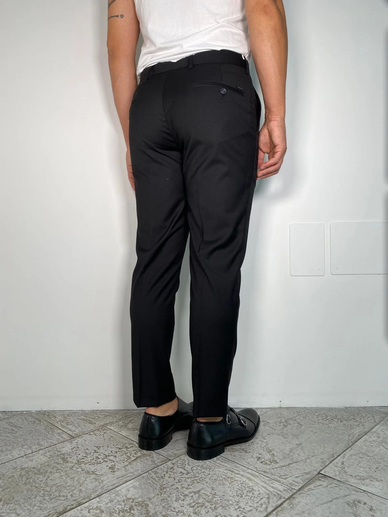 PANTALONE DA COMPLETO IN TESSUTO ELASTICIZZATO CON ABBOTTONATURA NASCOSTA - REGULAR FIT - immagine 4
