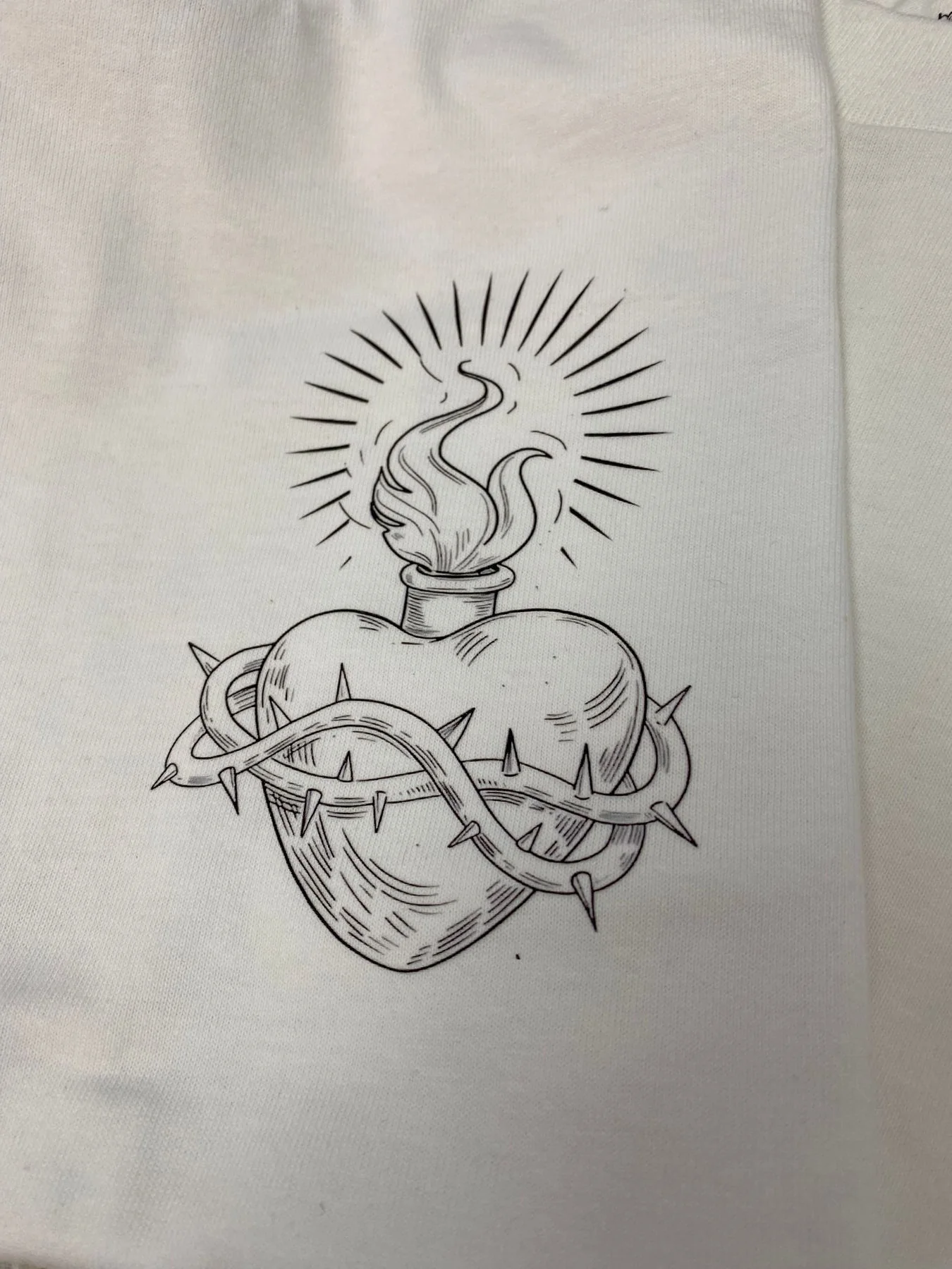 T-SHIRT STAMPA CUORE SACRO - SEMI OVER FIT - immagine 3