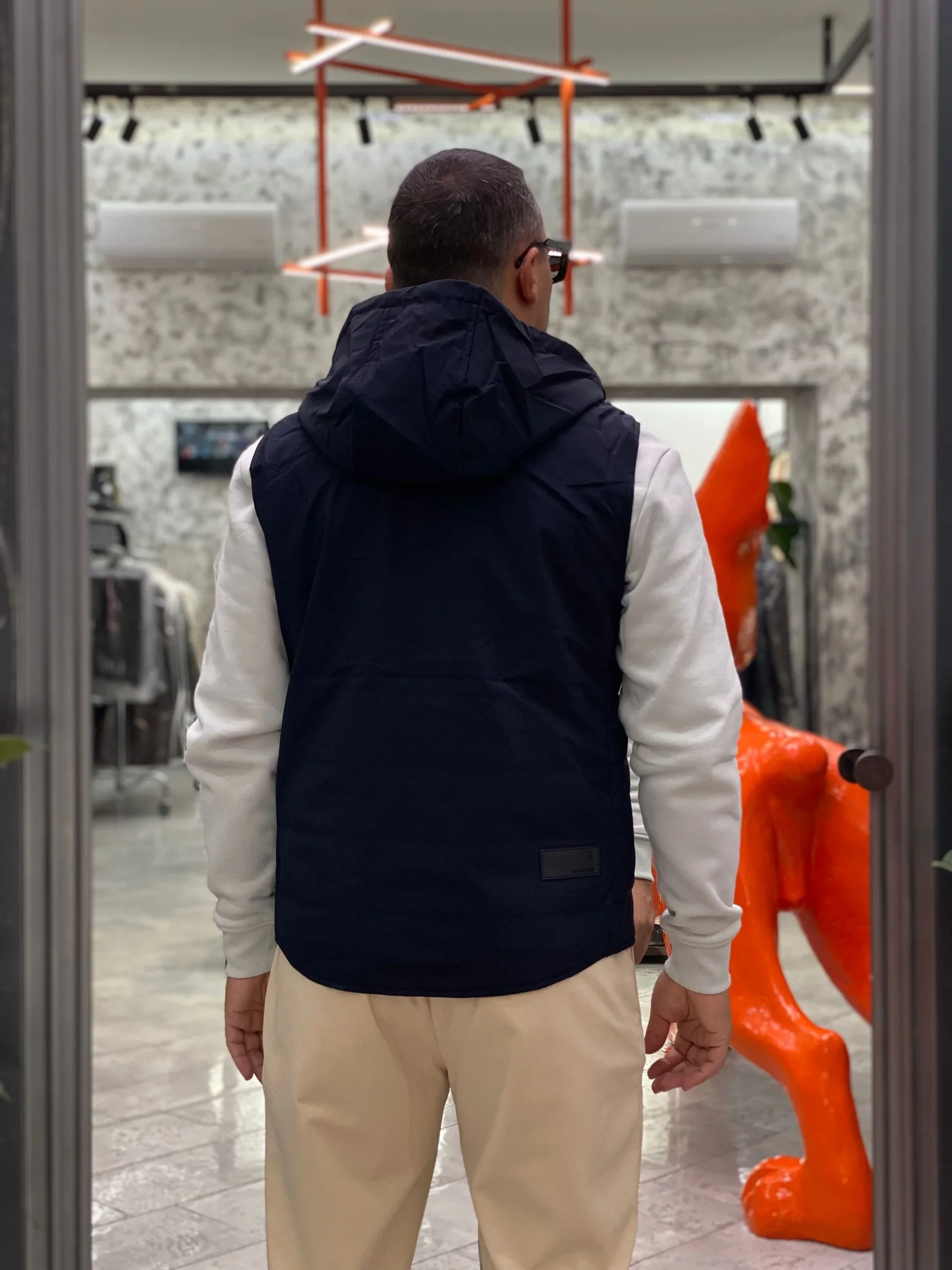 GIUBBINO SMANICATO IN LEGGERA IMBOTTITURA CON 44% DI LANA VERGINE - CAPPUCCIO REMVIBILE E CHIUSURA ZIP/BOTTONI AUTOMATICI - REGULAR FIT GL361R.BLU - immagine 5