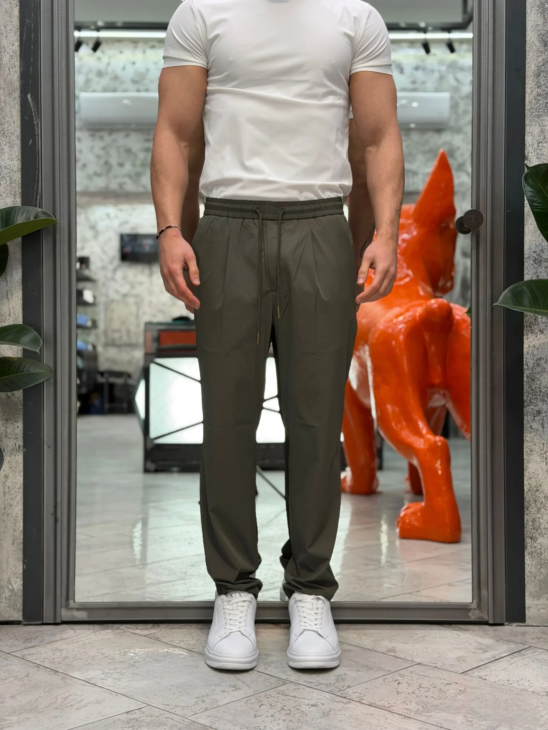 PANTALACCIO IN LEGGERO TESSUTO TECNICO ELASTICIZZATO NO STIRO - COMFORT FIT GL3010TR-S26.VMIL - immagine 2