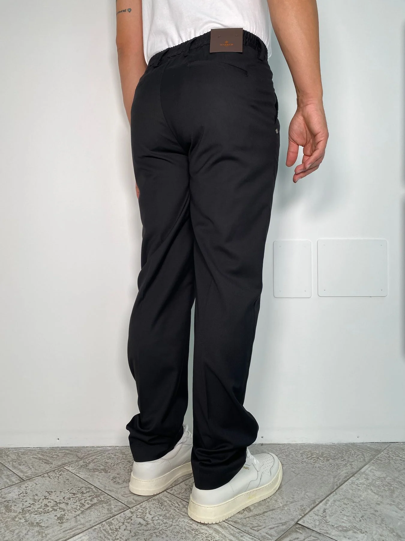 PANTALACCIO CON PINCE E TASCA A FILO - REGULAR FIT - immagine 4