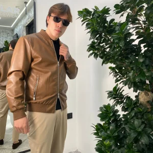 GIUBBINO COLLEGE IN ECOPELLE CON ELASTICO AL FONDO - REGULAR FIT GL9731-S25.TAB