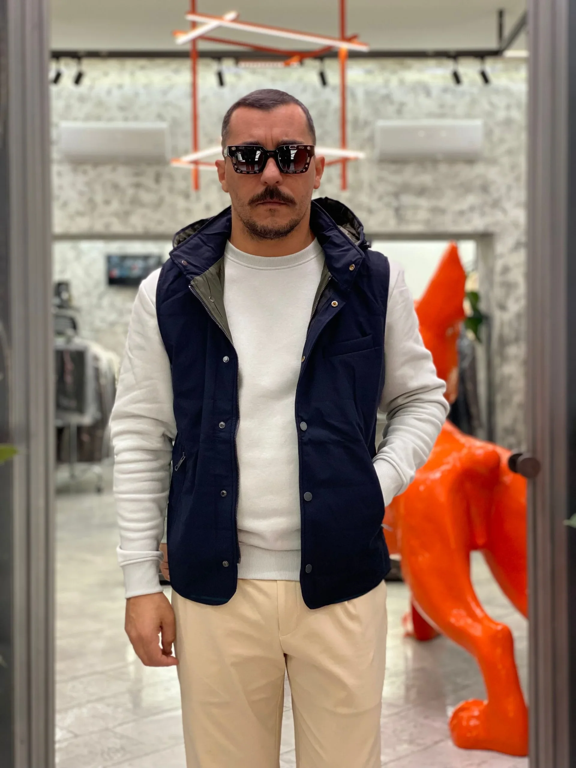 GIUBBINO SMANICATO IN LEGGERA IMBOTTITURA CON 44% DI LANA VERGINE - CAPPUCCIO REMVIBILE E CHIUSURA ZIP/BOTTONI AUTOMATICI - REGULAR FIT GL361R.BLU - immagine 3