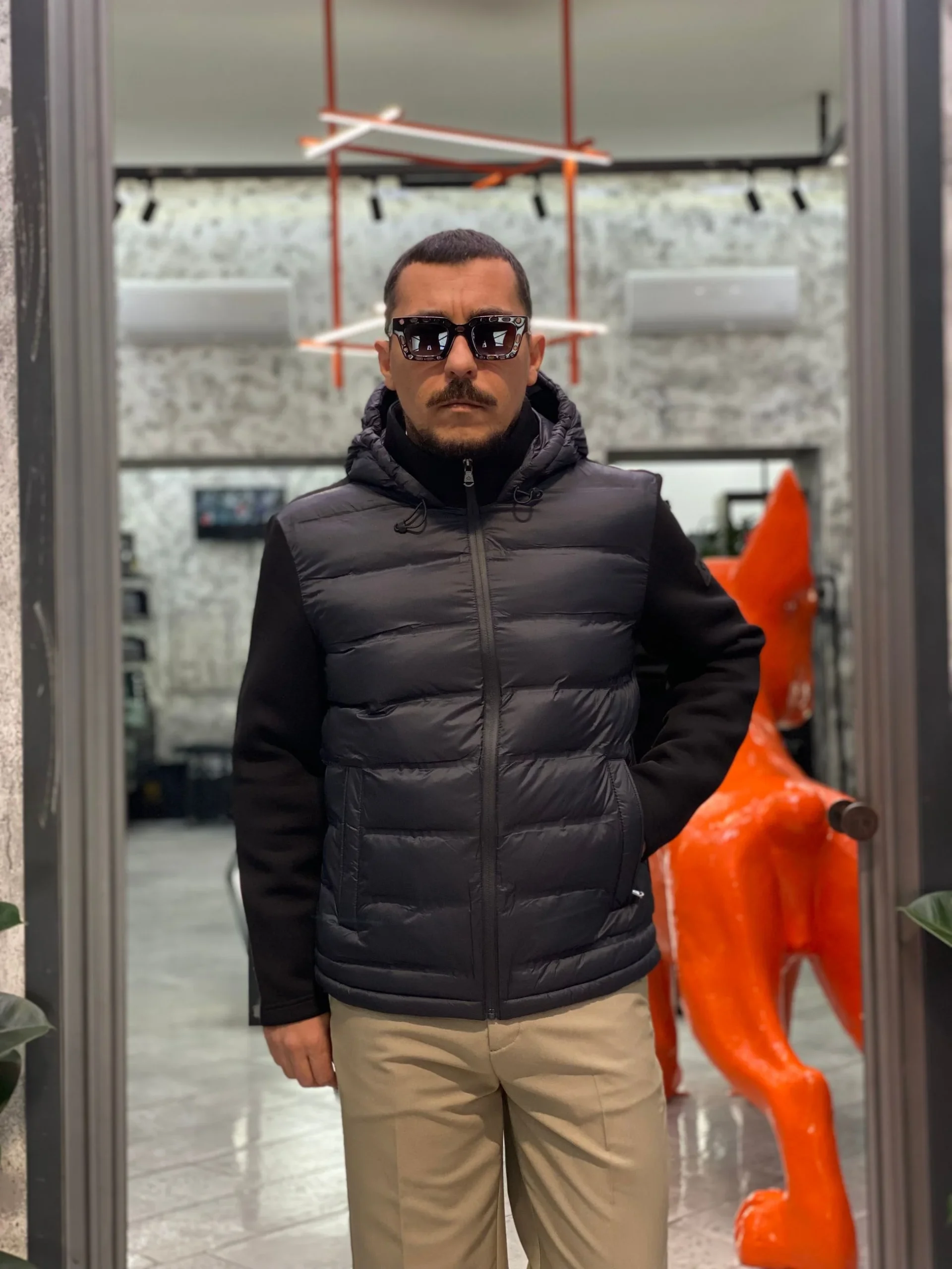 GIUBBINO GUNN CON CAPPUCCIO IN TESSUTO COMBINATO SCUBA-BONDED ELASTICIZZATO - COMFORT FIT CN.G225326.NER - immagine 3