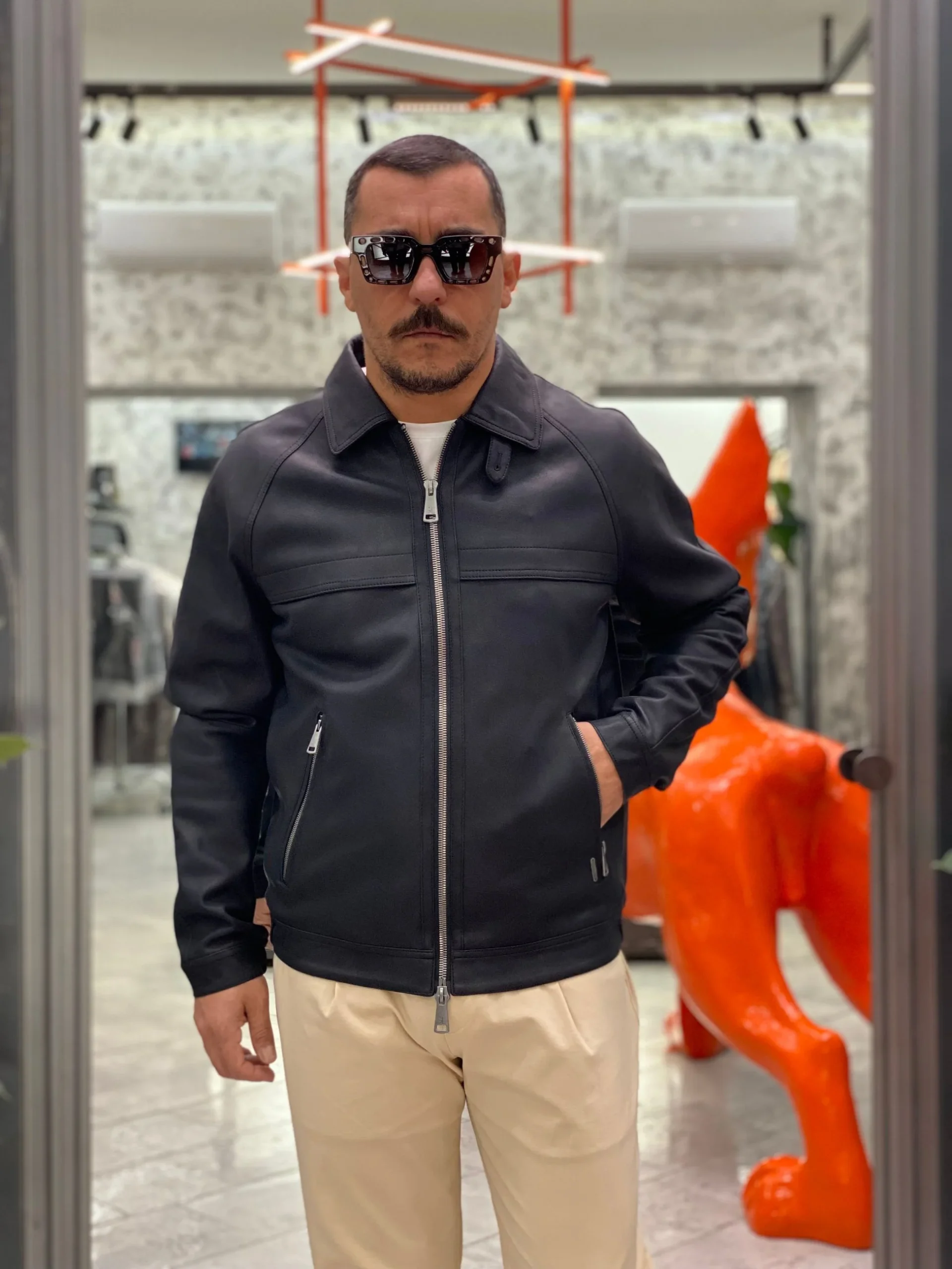 GIUBBINO IN ECOPELLE CROPPED CON COLLO CAMICIA E CHIUSURA ZIP - REGULAR FIT GL9807-F25.NER - immagine 5