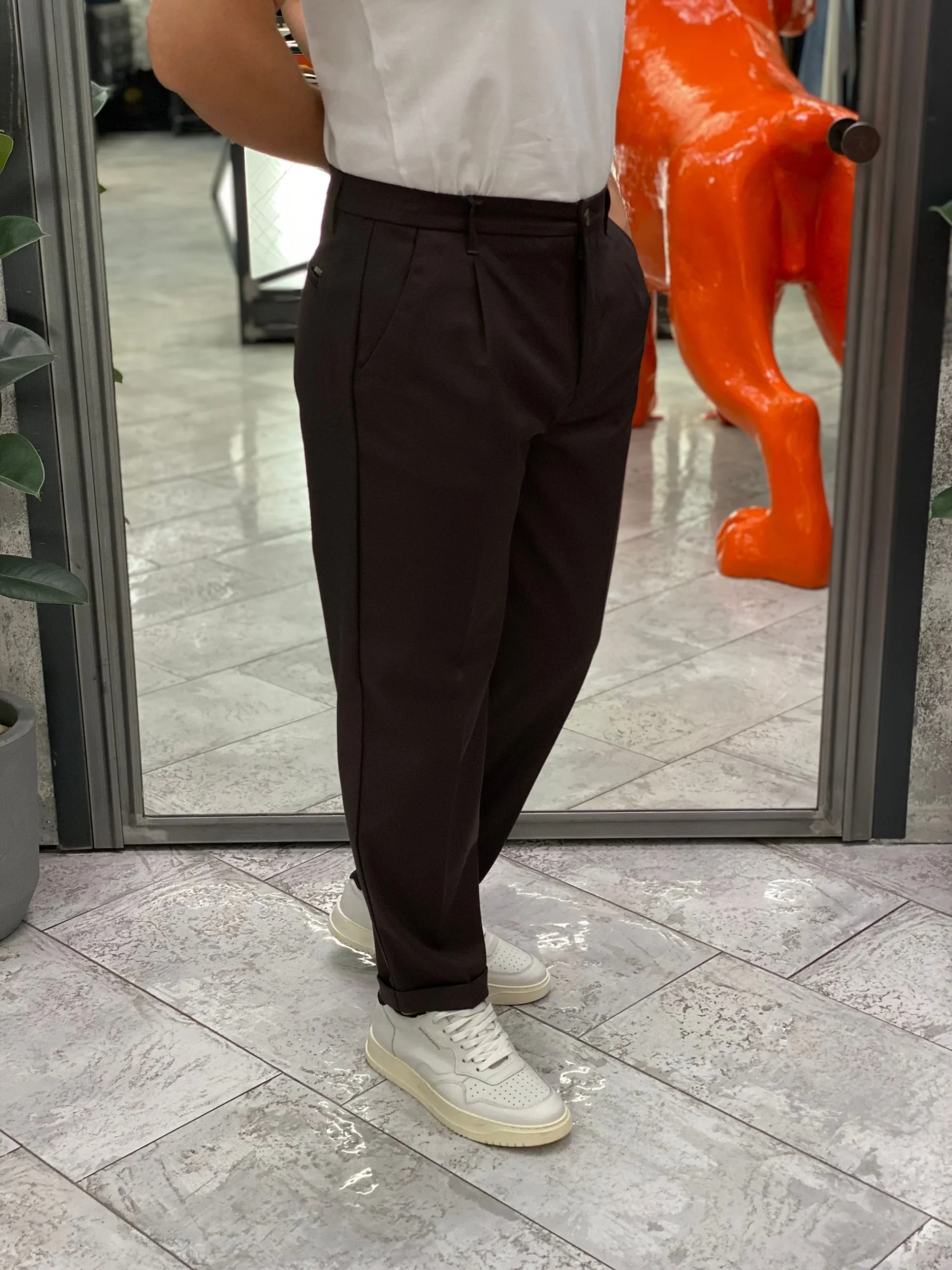PANTALONE DA COMPLETO IN TESSUTO ELEGANTE CON PINCE E RISVOLTO - REGULAR FIT GN21792.MUD - immagine 3