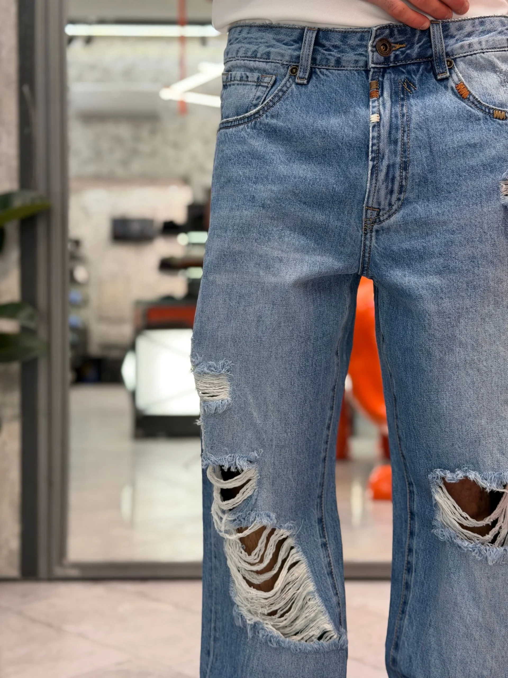 JEANS MAX MEDIUM WASH CON MACRO ABRASIONI - WIDE FIT GL6503Q - immagine 8