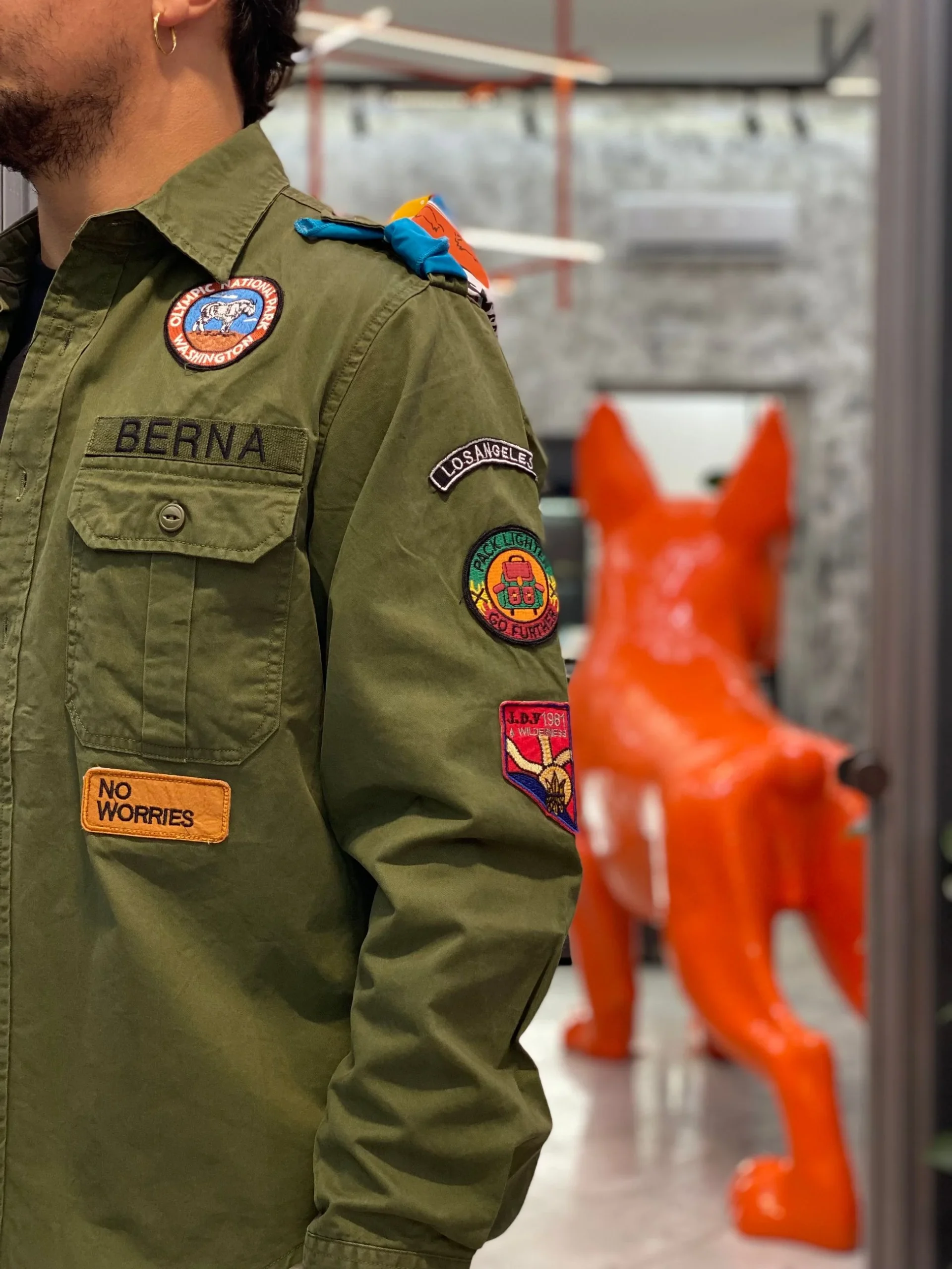 CAMICIA BOY SCOUT IN PURO COTONE CON COLLETTO CLASSICO, PATCH APPLICATE E FOULARD - REGULAR FIT M252258-6 - immagine 6