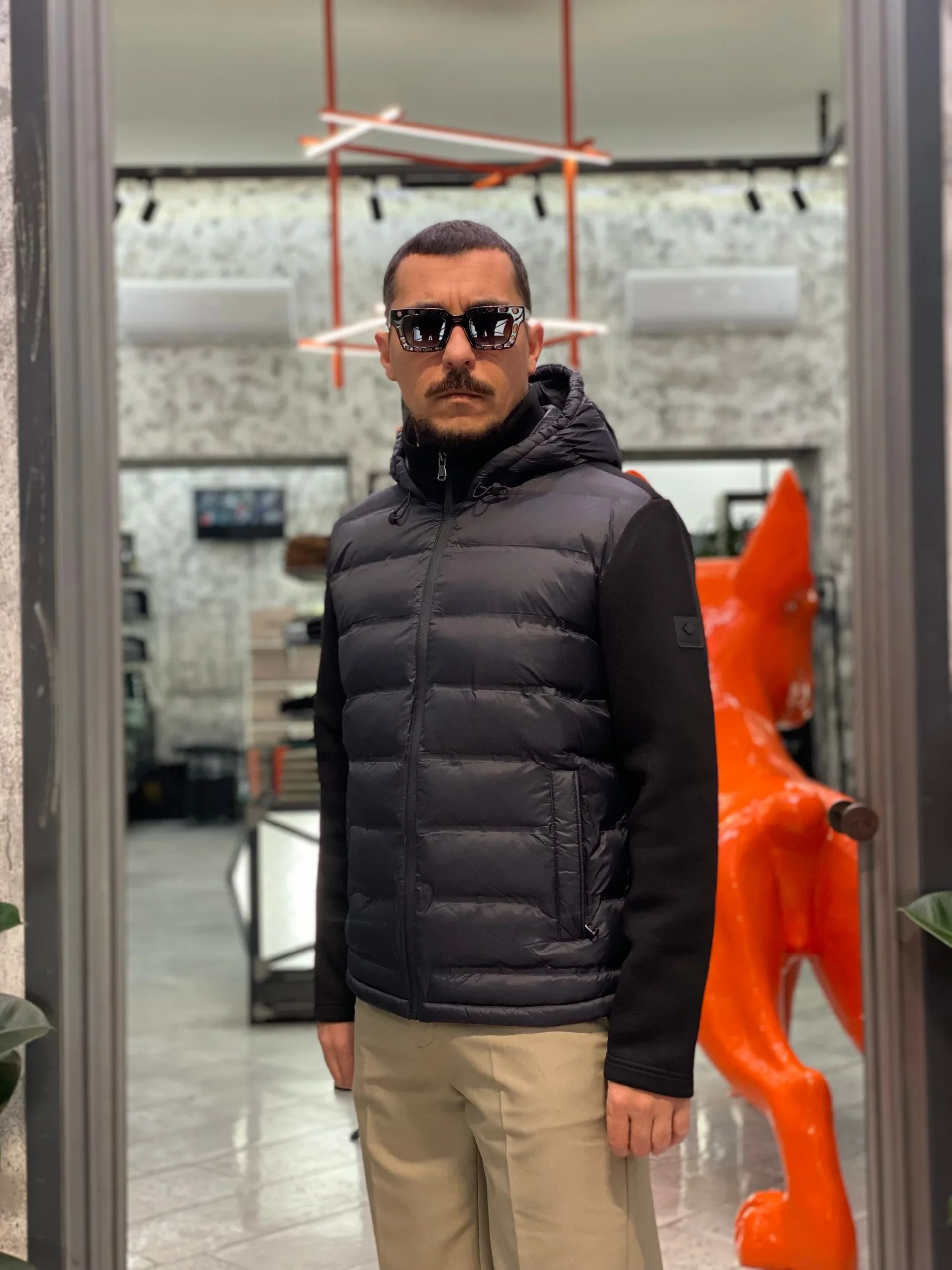 GIUBBINO GUNN CON CAPPUCCIO IN TESSUTO COMBINATO SCUBA-BONDED ELASTICIZZATO - COMFORT FIT CN.G225326.NER - immagine 4