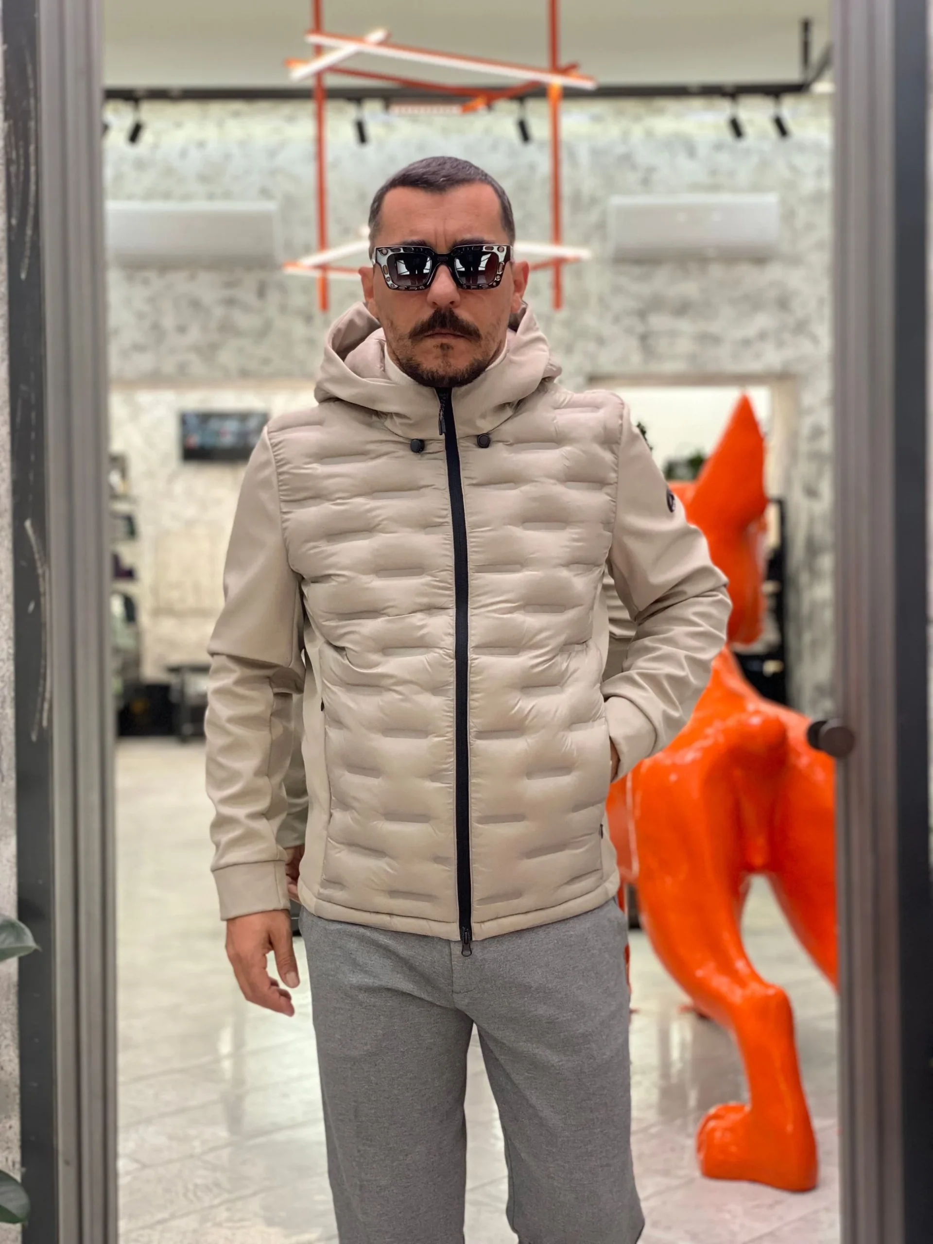 GIUBBINO NYLON CON CAPPUCCIO TRAPUNTATO IN TESSUTO SOFTSHELL STRETCH - REGULAR FIT MK9940015.BEI - immagine 5