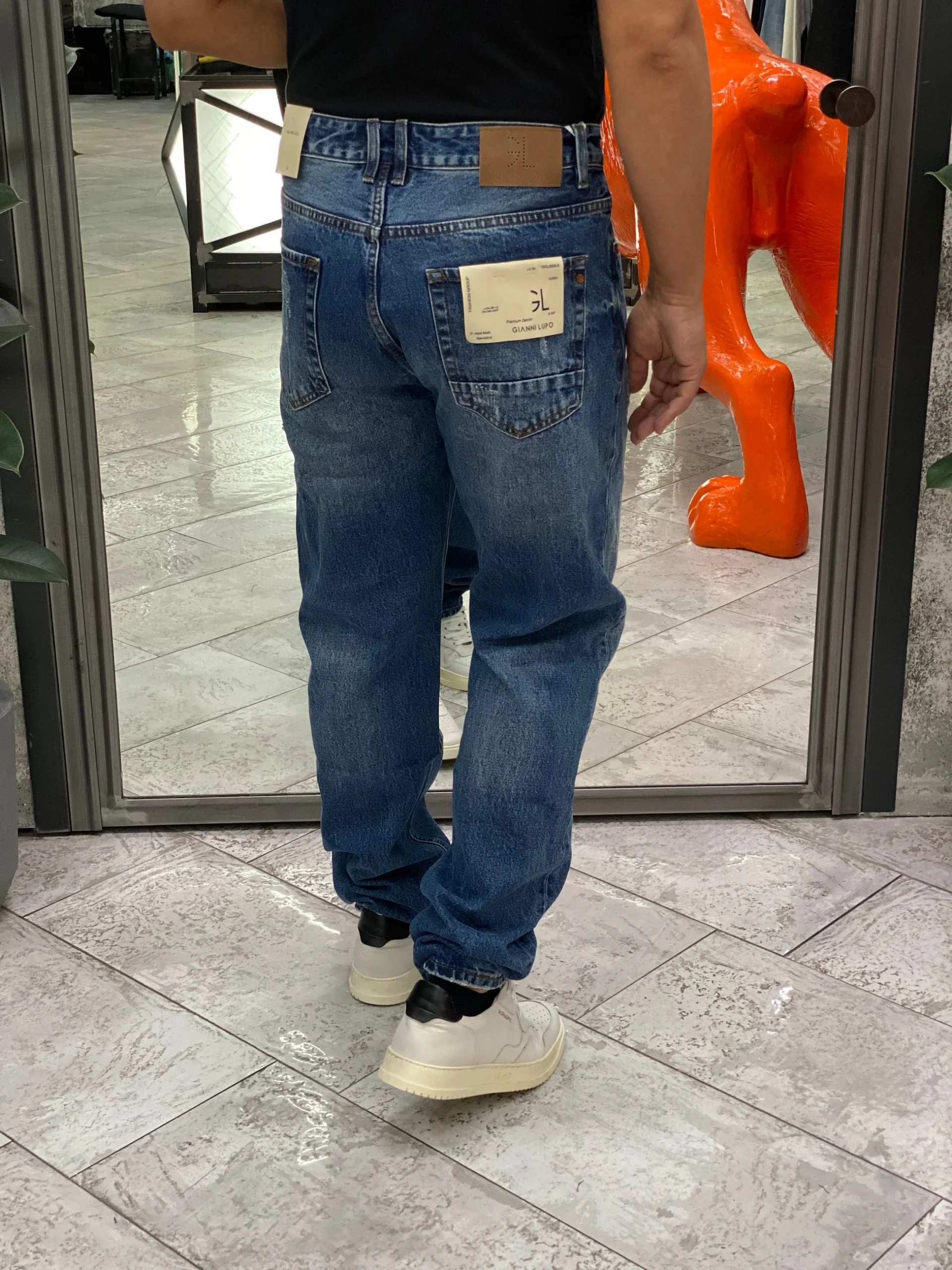 JEANS ALEX VINTAGE WASH CON STRAPPI E RIVETTI E BOTTONI A CONTRASTO - STRAIGHT FIT GL6366Q - immagine 5